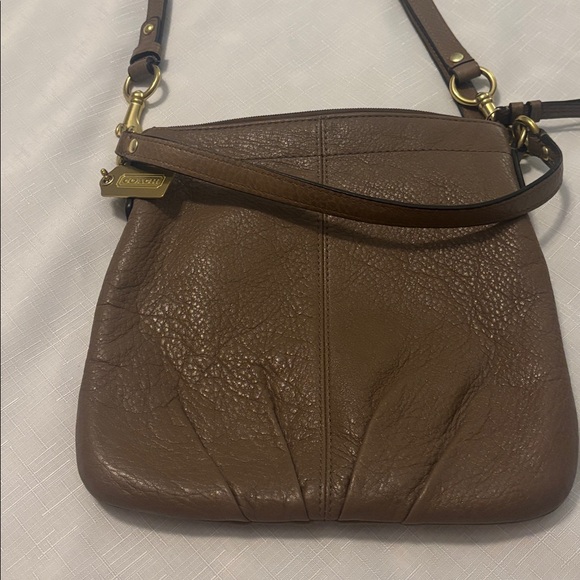 Coach Handbags - VTG Coach Taupe Pebbled Pleated Leather Crossbody  handbag w/brass accents Y2K